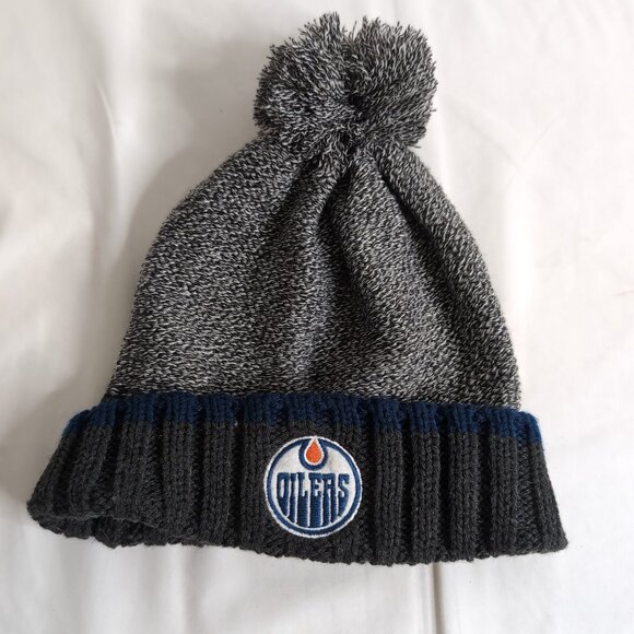 Official NHL Edmonton Oilers Ladies Winter Beanie with Pompom, One Size - Picture 1 of 5